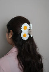 Crochet Hair Clutcher -daisy
