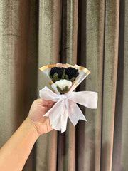 Black & White Mini Rose Bouquet