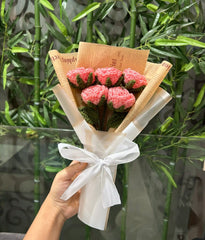 5 Black Roses Bouquet