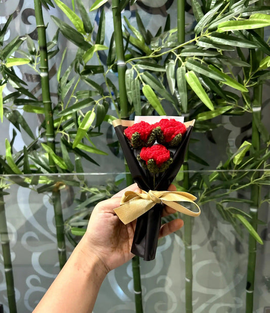 Mini 3 Red Rose bouquet