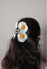 Crochet Hair Clutcher -daisy