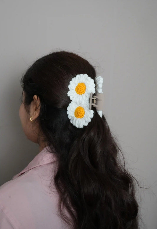 Crochet Hair Clutcher -daisy