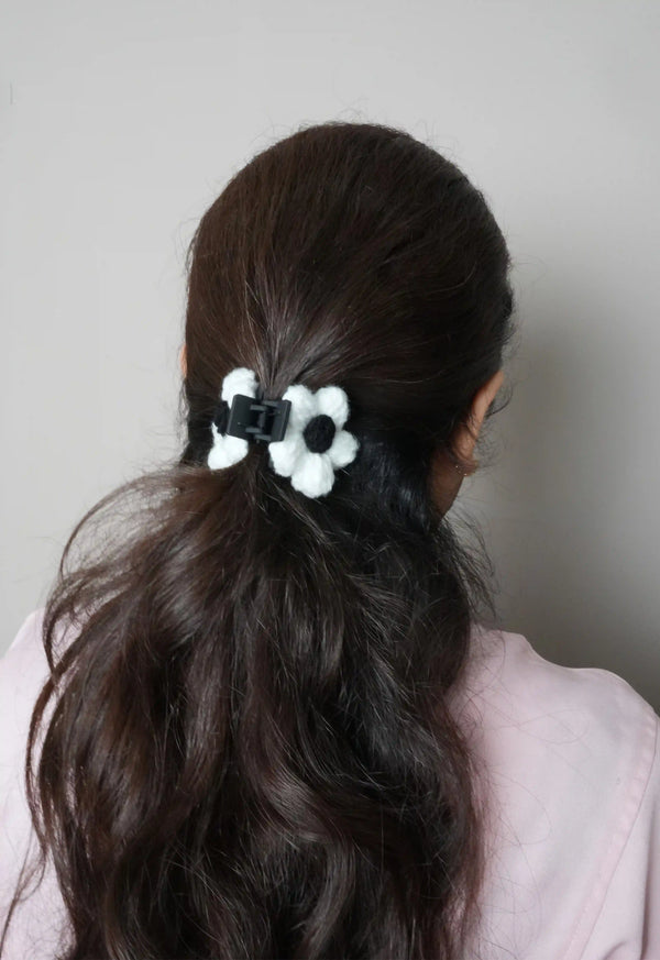 Crochet Hair Small Clutcher - B&W