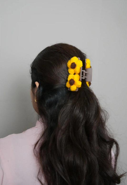 Crochet Hair Clutcher -Mini Sunflower