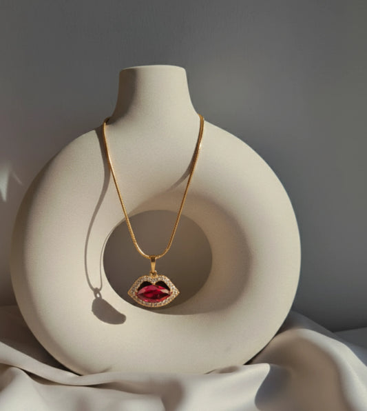 Kiss Necklace