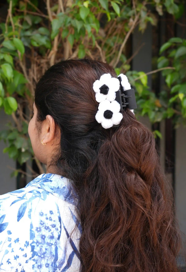 Crochet Hair Clutcher - B&W