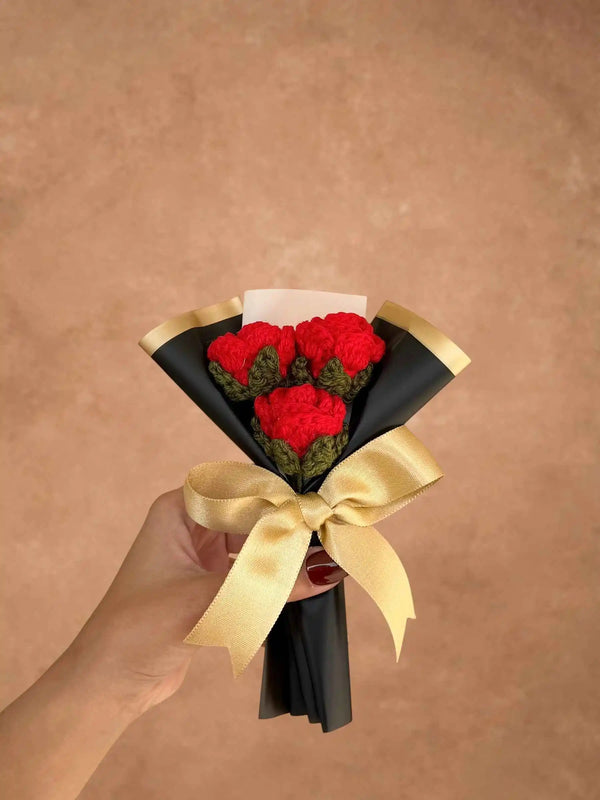 Mini 3 Red Rose bouquet
